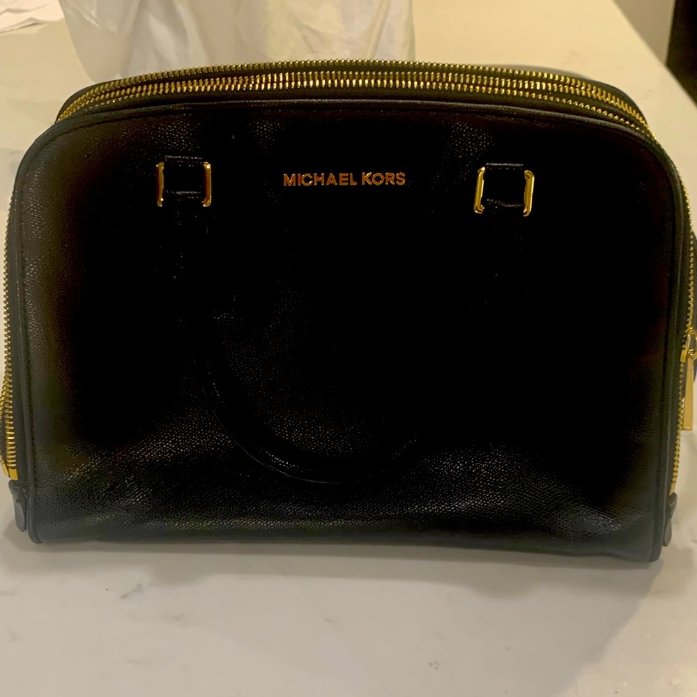 Michael Kors purse 3 pockets black